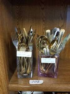 lot 108 image: KITCHEN ITEMS