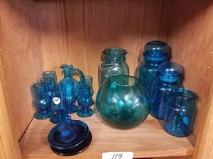 lot 119 image: Household items