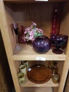 lot 120 image: Household items