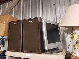 lot 133 image: Speakers