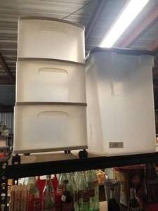lot 139 image: Storage bins