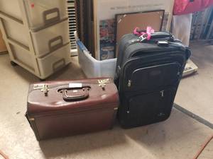 lot 161 image: Suit cases