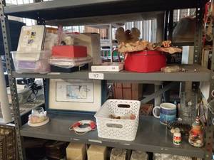 lot 97 image: Household items