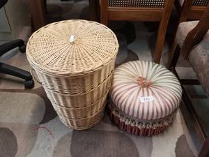 lot 334 image: Furniture
