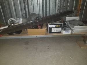 lot 172 image: Household items
