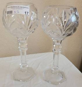 lot 17 image: LOT OF 2 CRYSTAL CANDLE HOLDERS IN STYLE SHOWN. (YOUR BID X 2) Each approx. 4.5 x 11.