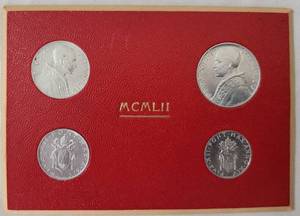 lot 55 image: 1952 CITTA DEL VATICANO COIN SET AS SHOWN.