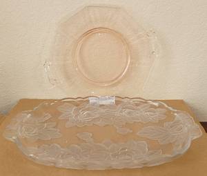 lot 79 image: GLASS PLATTERS AS SHOWN.