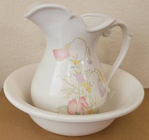 lot 84 image: VINTAGE WASH BOWL AND PITCHER SET AS SHOWN.