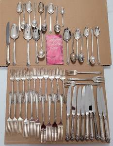 lot 87 image: VINTAGE 1946 HEIRLOOM  ONEIDA STERLING SILVER DAMASK ROSE FLATWARE. 53 PIECES TOTAL. (YOUR BID X 53) SEARCH IT UP