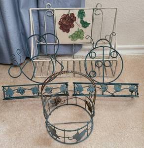 lot 88 image: DECORATIVE WALL DECOR AND MORE AS SHOWN.