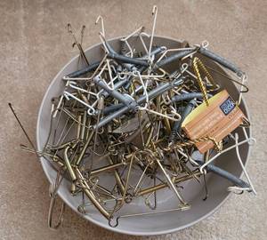 lot 89 image: LOT OF PLATE WALL HANGERS AS SHOWN.