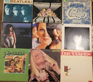 lot 90 image: LOT OF 32 VINTAGE LP VINYL RECORDS INCLUDING THE BEATLES, CHICAGO AND MORE AS SHOWN. SEE ALL PICTURES (YOUR BID X 32)