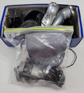 lot 92 image: LOT OF ELECTRIC SHAVERS AND MORE AS SHOWN.