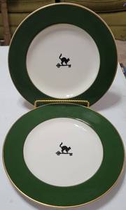 lot 129 image: LOT OF 2 VINTAGE 1970S CAT CAY, BAHAMAS RESTAURANT PLATES MADE BY HOMER LAUGHLIN. EACH APPROX. 10.5 DIAMETER. (YOUR BID X 2)