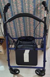 lot 148 image: DRIVE MEDICAL FOUR WHEEL FOLDABLE WALKER ROLLATOR AS SHOWN.