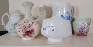 lot 150 image: ASSORTED CERAMIC DECOR PIECES AND MORE AS SHOWN.