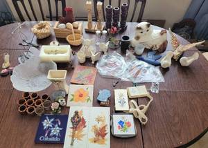 lot 183 image: LARGE LOT OF ASSORTED HOME DECOR ITEMS AS SHOWN.