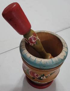 lot 184 image: VINTAGE WOODEN MORTAR AND PESTLE AS SHOWN.