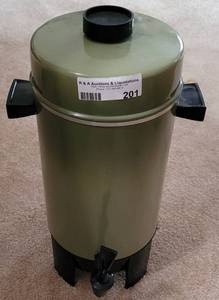 lot 201 image: VINTAGE REGAL WARE AUTOMATIC PERCOLATOR URN WITH POWER CORD AS SHOWN.