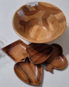 lot 205 image: WOODEN SALAD BOWL AND SERVING PLATES IN STYLE, COLOR SHOWN.