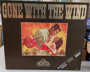 lot 250 image: GONE WITH THE WIND VHS COLLECTORS SET IN BOX AS SHOWN.