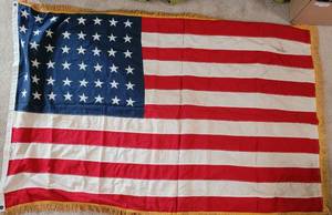 lot 252 image: LARGE SIZE AMERICAN FLAG AS SHOWN.
