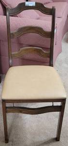 lot 254 image: VINTAGE FOLDING WOODEN CHAIR AS SHOWN. SEE PICTURES