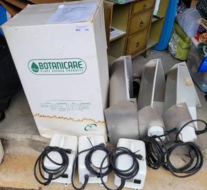 lot 262 image: MICRO GARDEN AEROPONIC GROWING SYSTEM WITH LIGHT FIXTURES AND MORE AS SHOWN.