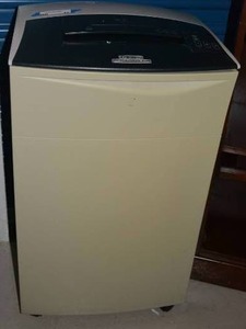 lot 44 image: Fellowes Powershred Shredder with Trash can