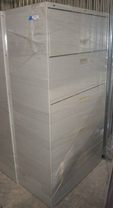 lot 57 image: Hon 4 Drawer Lateral File Cabinet
