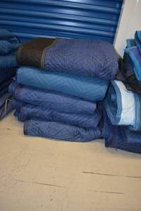 lot 30 image: Moving Blankets (5 Total)