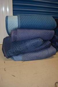 lot 31 image: Moving Blankets (5 Total)
