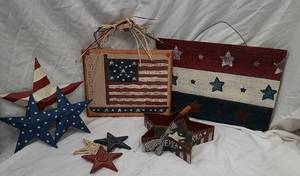 lot 24 image: Assorted Patriotic Decor