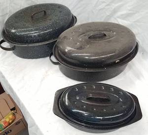 lot 59 image: 3 Blue Enamel baking Pans
