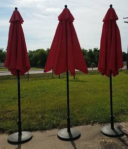 lot 66 image: Patio Umbrellas