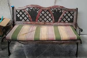 lot 5 image: Garden Bench