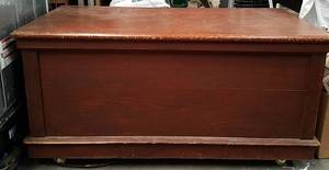 lot 99 image: Wooden Storage Chest