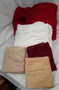 lot 108 image: Assorted Bed Sheets