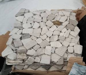 lot 158 image: Bailey Grey Pebble Mosaic Tile
