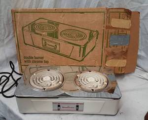 lot 183 image: Vintage Double Burner Countertop Stove