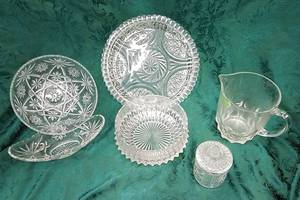 lot 191 image: Assorted Glassware