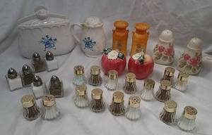 lot 207 image: Salt & Pepper Shakers & Napkin Holder