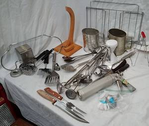 lot 213 image: Kitchen Utencils
