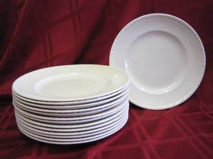 lot 122 image: Lot of 14 Wedgewood Dinner Plates
