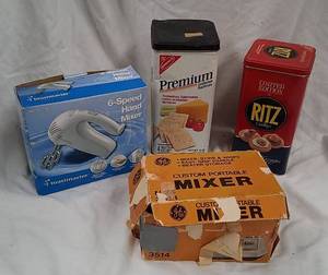lot 220 image: Tins and Mixers