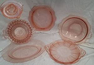 lot 4 image: Pink Depression Glass