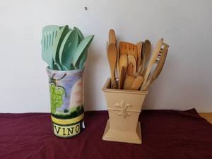 lot 13 image: KITCHEN ITEMS
