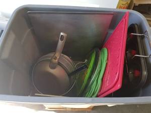 lot 21 image: KITCHEN ITEMS