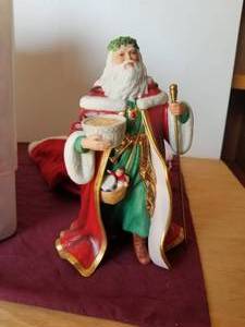 lot 26 image: Christmas Decorations